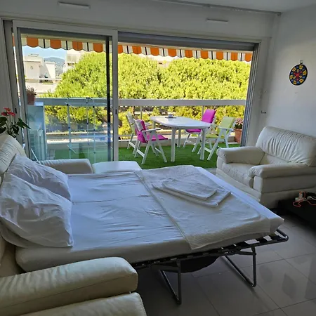 2 Pieces, Juan Les Pins, 400 M, Parking * אנטיב
