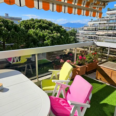 2 Pieces, Juan Les Pins, 400 M, Parking Apartment *
